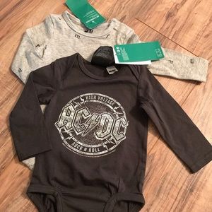 2x H&M bodysuit 2-4m